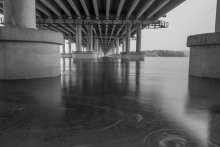 Unter der Brücke / ***