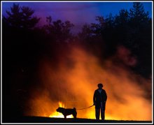 Bonfire in der Nacht / ***