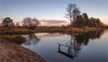 Herbstabend am Fluss / ***