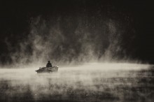 Über Nebel und Fischerei (B &amp; W) / ***