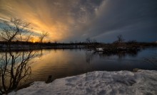 a trace of snow with sunset / a trace of snow with sunset