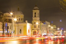 Himmelfahrt-Kirche in Tver Nacht im Dezember / ***