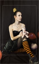 Mädchen mit Teddybären / ...........