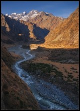 Darial Gorge / ...