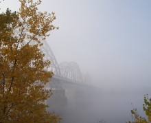 Brücke im Nebel / ***