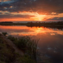 Brand Sonnenuntergang Fluss Lit / ***