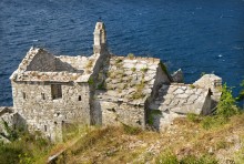 Verlassene Kirche in der Bucht von Kotor / ***