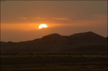 Sonnenuntergang in den Bergen Kugitangtau / ***