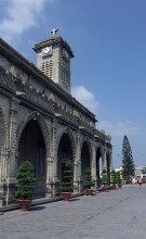 Katholische Kathedrale von Nha Trang. / ***