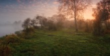 Landschaft mit Nebel auf dem Fluss / ***