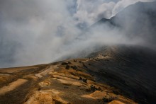 Und Wolken sind grau Geruch / ***