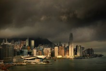 Hong Kong über den Wolken schweben düster / ***
