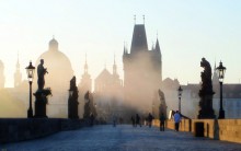 Prag. Karlsbrücke. Foggy Morning / ***