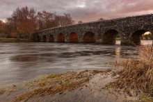 Unter der Brücke / ***