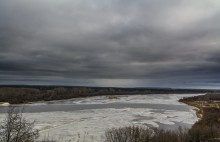 Einfrieren auf dem Fluss. Wjatka / ***
