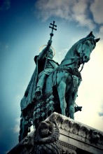 Statue von St. Stephan in der Fischerbastei in Budapest. / ***