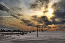 Sonnenuntergang auf den Drähten / ***