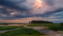 Landschaft mit Wolken / ***