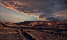 Und es gibt Sonnenuntergänge auf dem Mars / ***