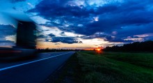 Sonnenuntergang über der Autobahn Vitebsk-Polozk / ***