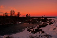 Ruzhovy Sonnenuntergang über dem Tor ... / -----