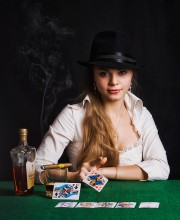 Poker. Fünf Damen. / ***