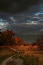 Herbstlandschaft in den roten Zahlen. / ***********