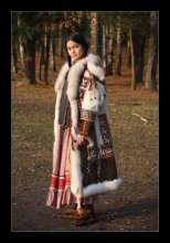 Biba in Tracht. / ***