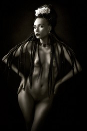 Nude mit Dreadlocks ... / ***