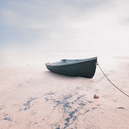 foggy boat / ***