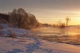 Noch nicht geschmolzener Schnee / ***