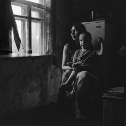 Porträt von Lena mit ihrem Sohn / ***
