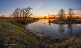 Rasvet auf dem Fluss Dubna. / ***