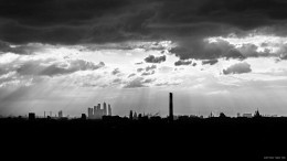 Stadt in der Ferne ... / ***