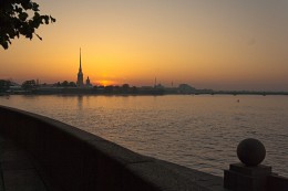 Der Petersburger Landschaft mit Sonnenaufgang / ***