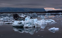 Blue ice Island / ***