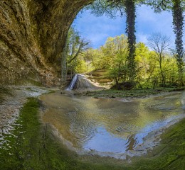 mountain River / ***