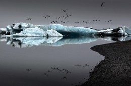 Blue ice Island / ***