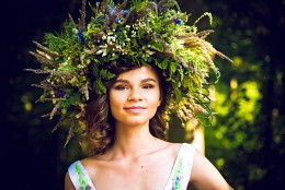 Mädchen mit Wreath / ***