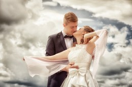 Hochzeit in den Wolken / ***