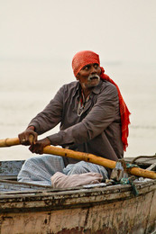 Boatman von Varanasi / ***