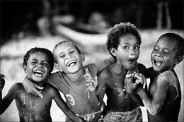 Smiles of Papua / ***