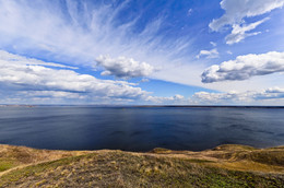 Freiflächen und Wolken / ***