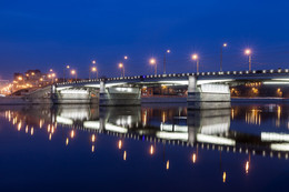 Novospassky Brücke / ***