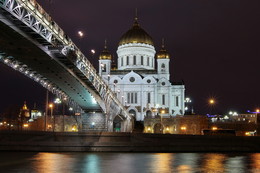 Christ-Erlöser-Kathedrale und den Patriarchen-Brücke / ***