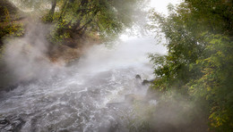 Oktober Motive turbulenten Fluss ... / ***