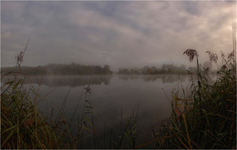 ... Über den ruhigen Morgen und Verlassen der Nebel ... / ***