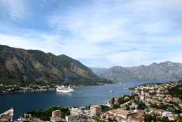 * White Schiff ** / ***