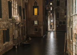 In dem Labyrinth von Venedig. / ***