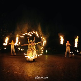 Fireshow / ***